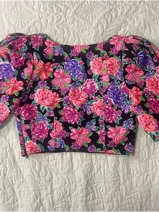 Zara Floral V-Neck Crop Top! With puff sleeves. Medium - Picture 2 of 6